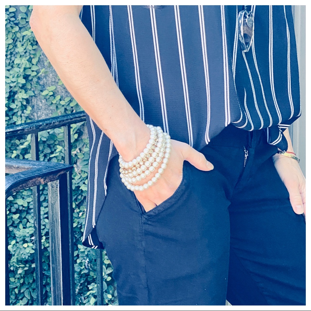 Chic Pearls Can Be Worn As A Necklace Or Bracelet